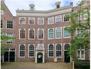 HH. Joannes en Ursulakapel (Begijnhofkapel)<br />Nieuwezijds Voorburgwal Huidig exterieur